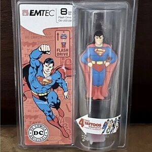 DC COMICS EMTEC Superman figure 4 GB USB 2.0 Flash Drive w/ 4 Tattoos